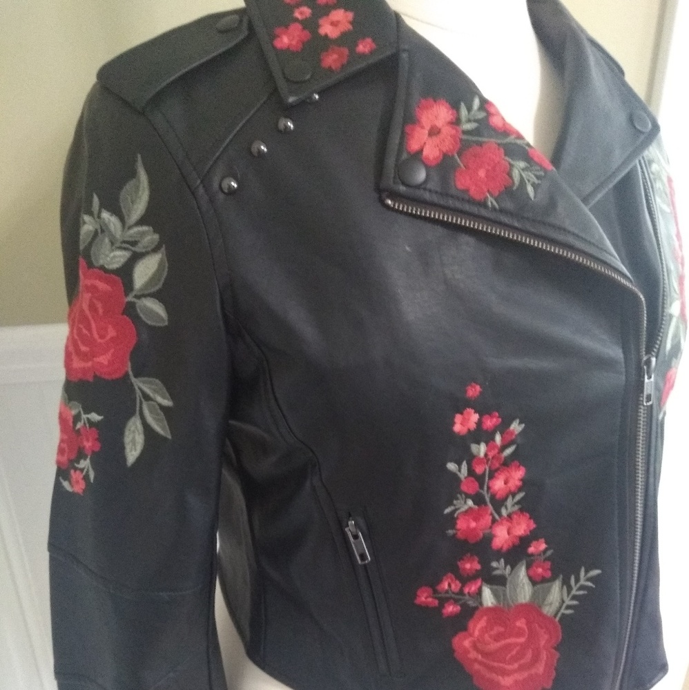 NWT 0X Torrid Faux Leather Black Rose Moto Jacket - Picture 8 of 8